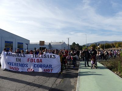 17-09-30 ManifaMaderasIglesiasPorrinho06.JPG